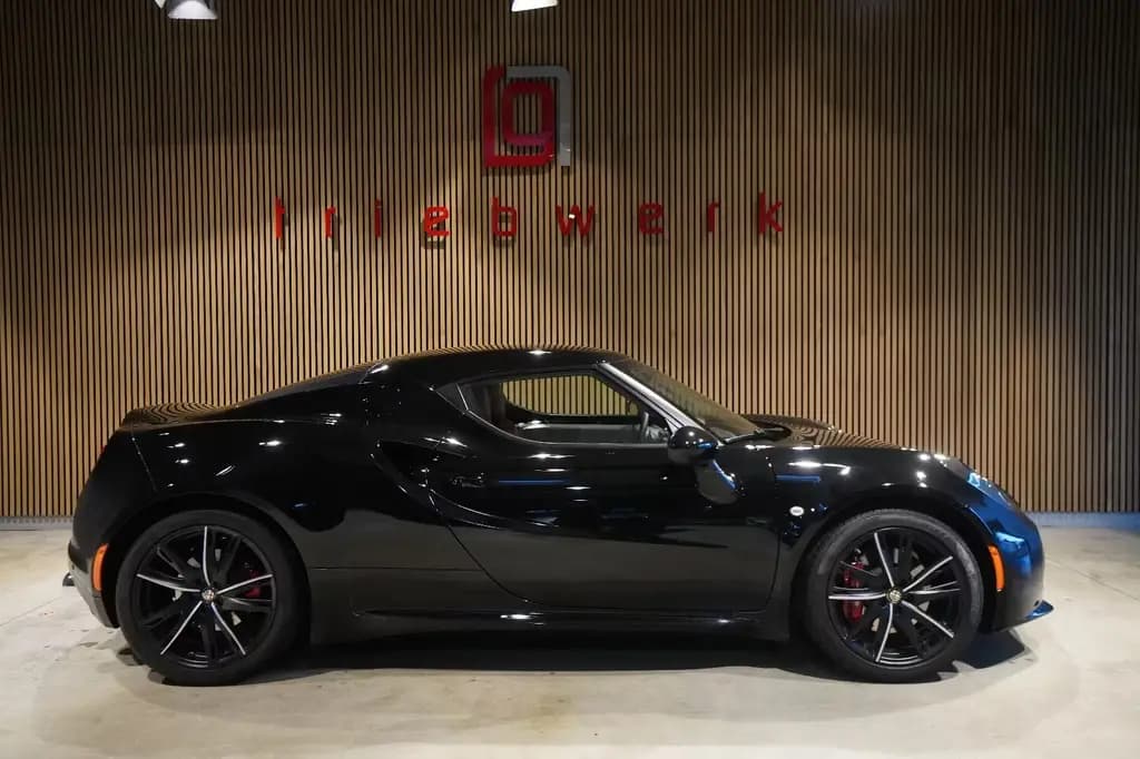 Main__Slider__Photo:Alfa Romeo 4C 1.8 TBi 16V*BRD*U-frei*Sp.Abgas*17/18"Carbon* 11/2014-0