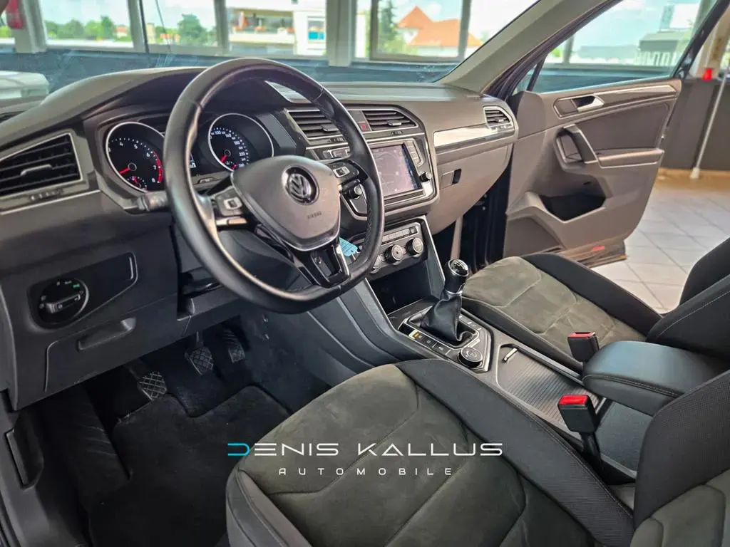 Main__Slider__Photo:Volkswagen Tiguan 1.4 TSI Highline/4Motion 09/2016-1