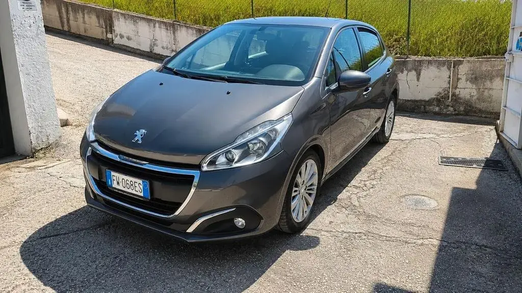 Main__Slider__Photo:Peugeot 208 PEUGEOT 208 1.6 HDI 06/2020-1
