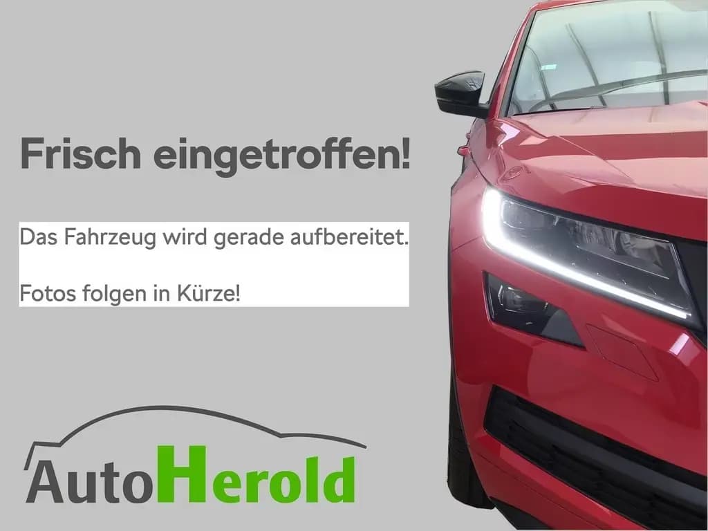 Main__Slider__Photo:Skoda Kamiq Tour,Navi,Einparkhilfe vorn+hinten,Sitzhei 03/2022-0