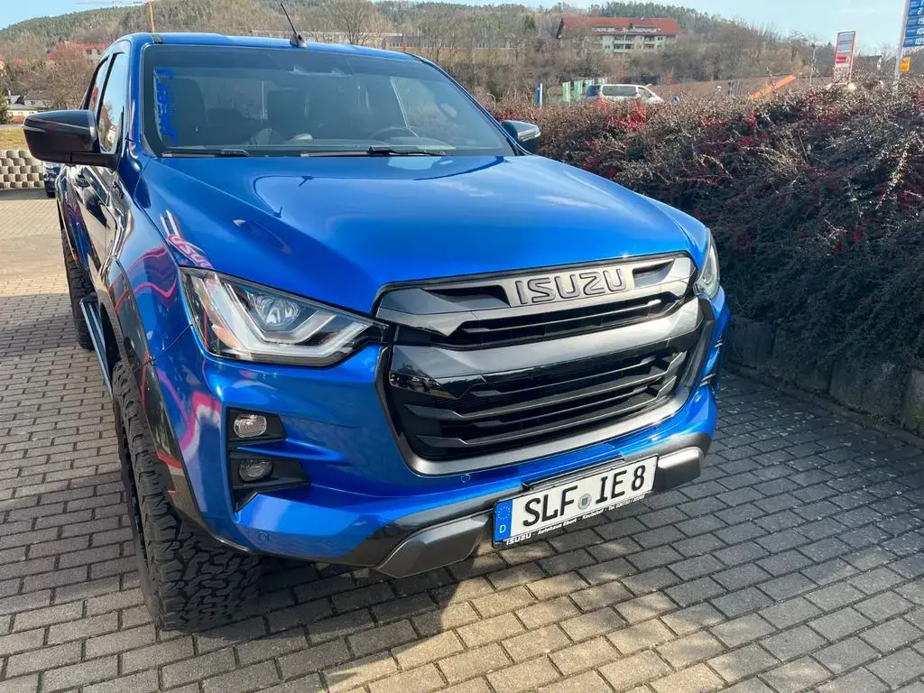 Main__Slider__Photo:Isuzu D-Max double Cab 4WD V-CROSS 03/2025-1