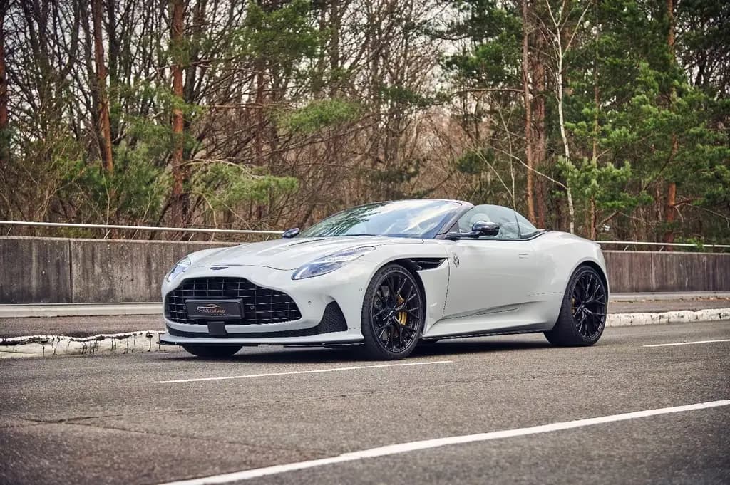 Main__Slider__Photo:Aston Martin DB12 Volante / Apex Grey / Bowers & Wilkins 07/2024-0