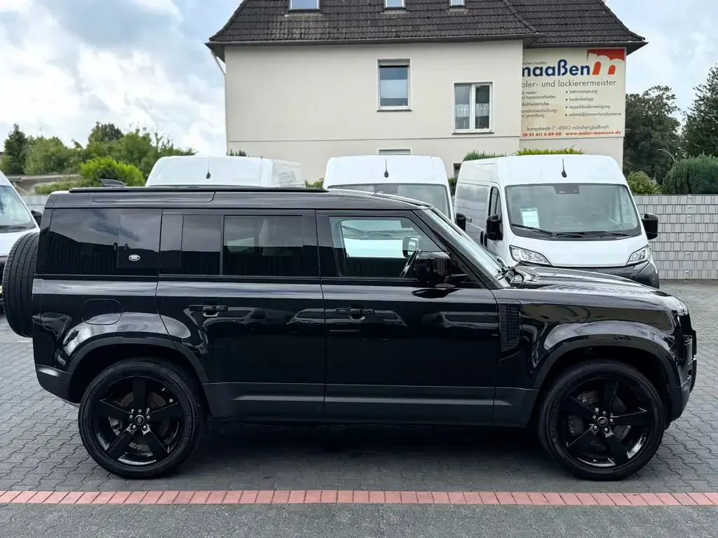 Main__Slider__Photo:Land Rover Defender 110 D240 *Pano*360Kam*Winterpak.*22Zoll 12/2020-1