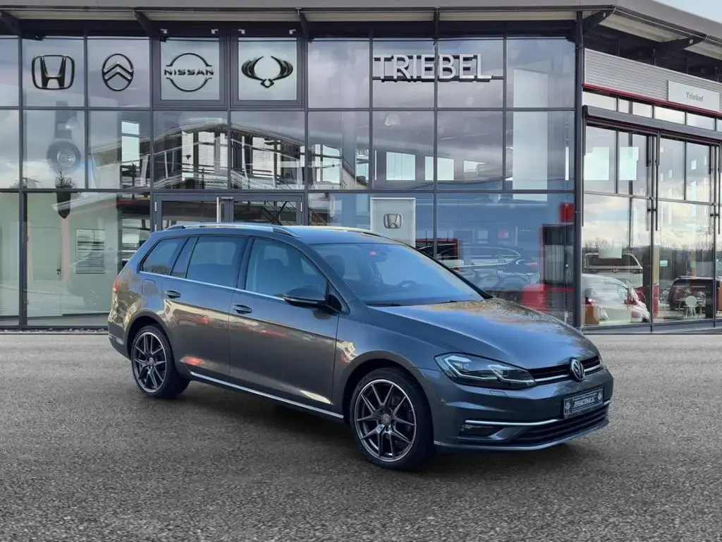 Main__Slider__Photo:Volkswagen Golf VII Highline Navi*AAC*LED*ACC*Massage*SHZ*1 01/2020-1