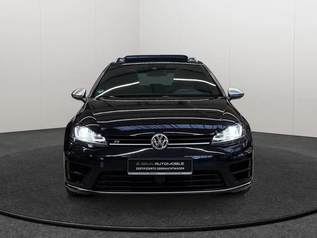 Main__Slider__Photo:Volkswagen Golf VII Variant R BMT4Motion/Kamera/Pano/Allrad 06/2015-1