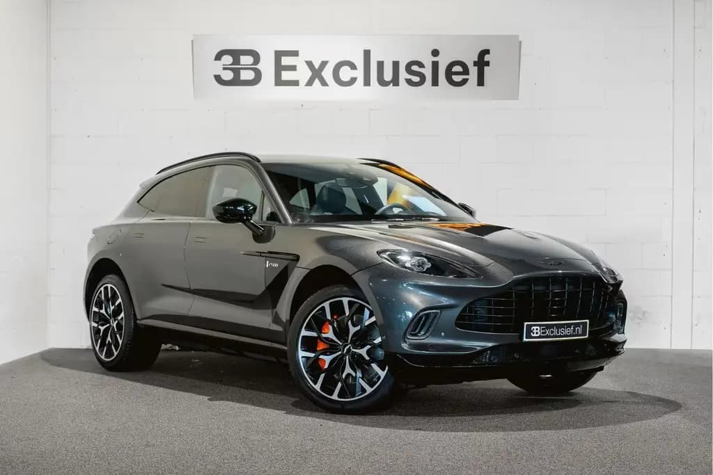 Main__Slider__Photo:Aston Martin DBX 4.0 V8 | Pan.dak | 360Cam. | Sportuitlaat | 01/2021-0