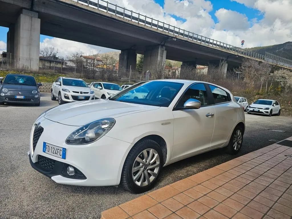 Main__Slider__Photo:Alfa Romeo Giulietta 1.6 JTDm 120 CV Super 05/2016-0