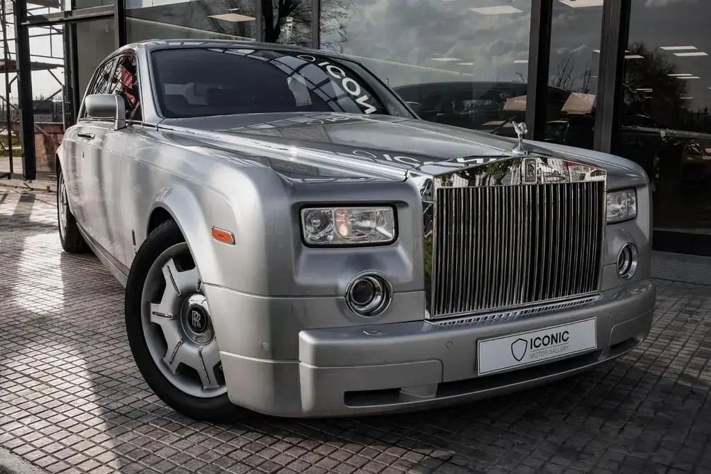 Main__Slider__Photo:Rolls-Royce Phantom - 08/2005-1