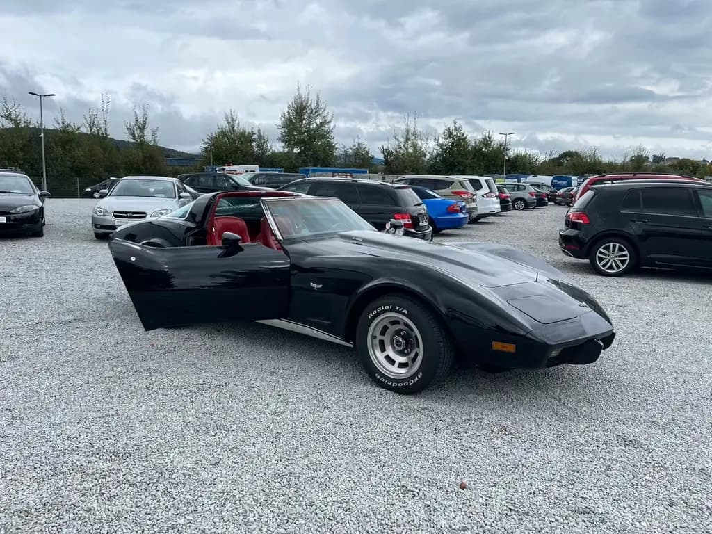 Main__Slider__Photo:Corvette C3 5.7 V8 Oldtimer mit H-Zulassung 01/1979-0