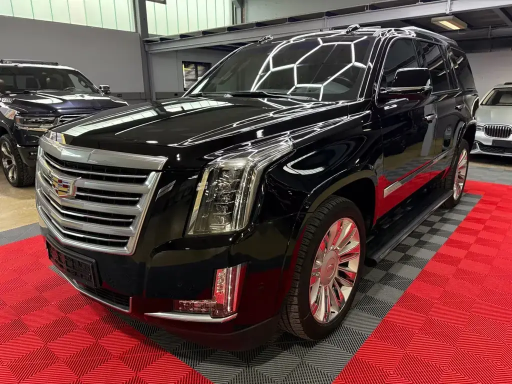Main__Slider__Photo:Cadillac Escalade 6.2 V8 Platinum 7-Sitzer LPG-PRINS Voll 12/2019-1