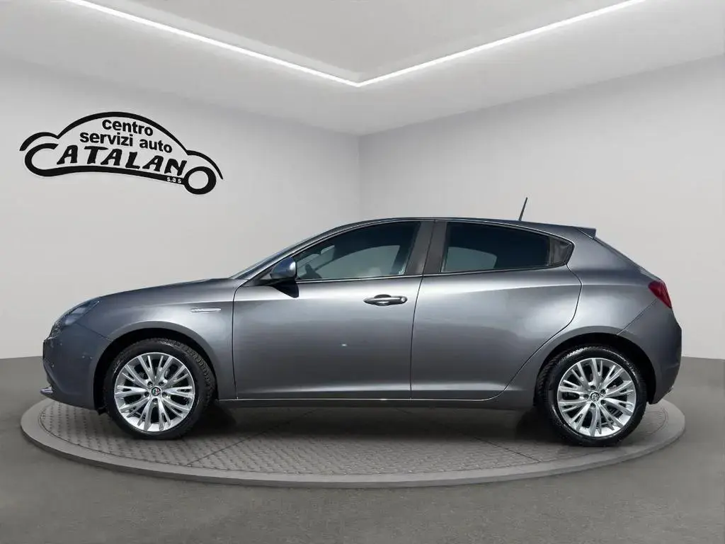 Main__Slider__Photo:Alfa Romeo Giulietta ROMEO - Giulietta - 1.6 JTDm 120 CV Super 02/2018-1