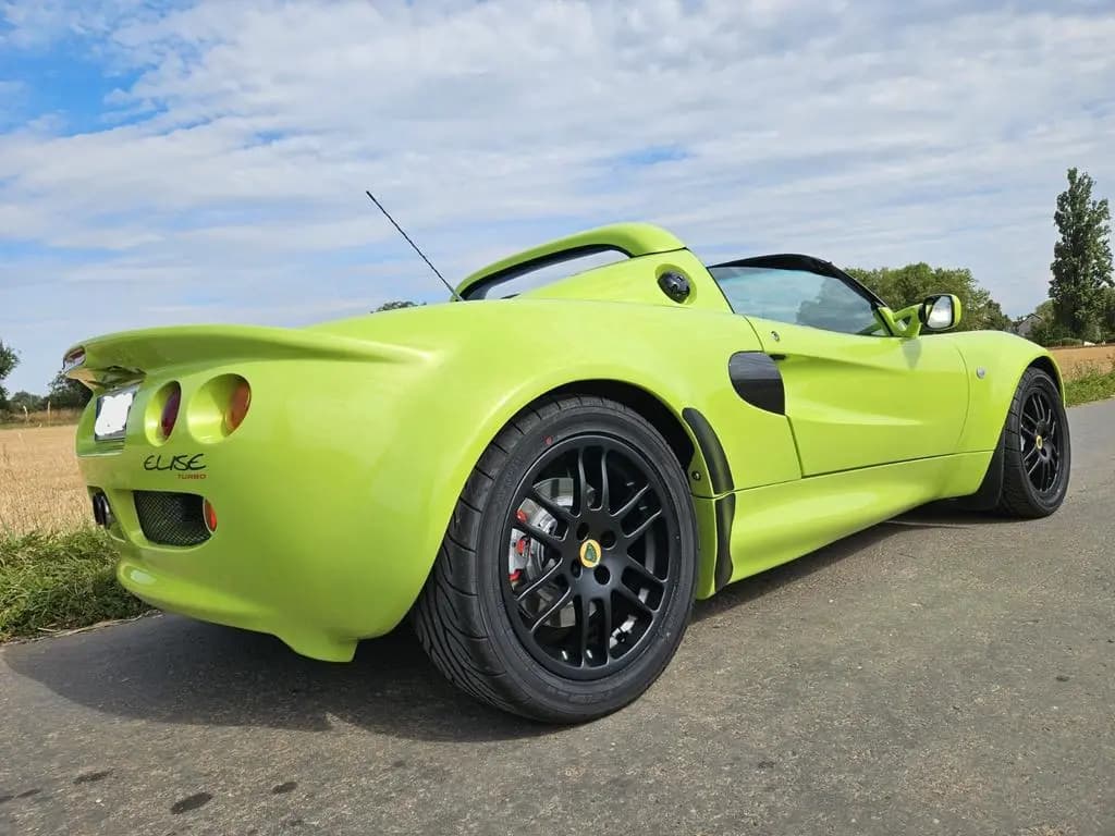 Main__Slider__Photo:Lotus Elise S1 Turbo Scandal Green Metallic 06/2000-0