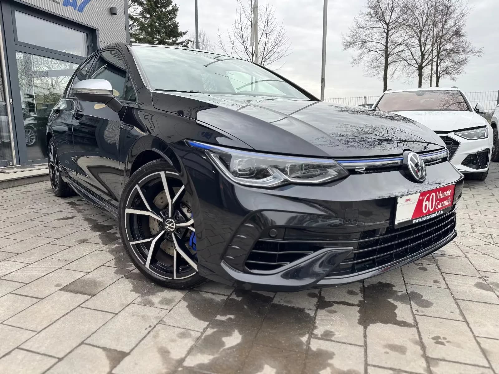 Main__Slider__Photo:Volkswagen Golf VIII 2.0TSI R 4M LEDER+HUD+IQ-Light+ACC+H&K 11/2022-0