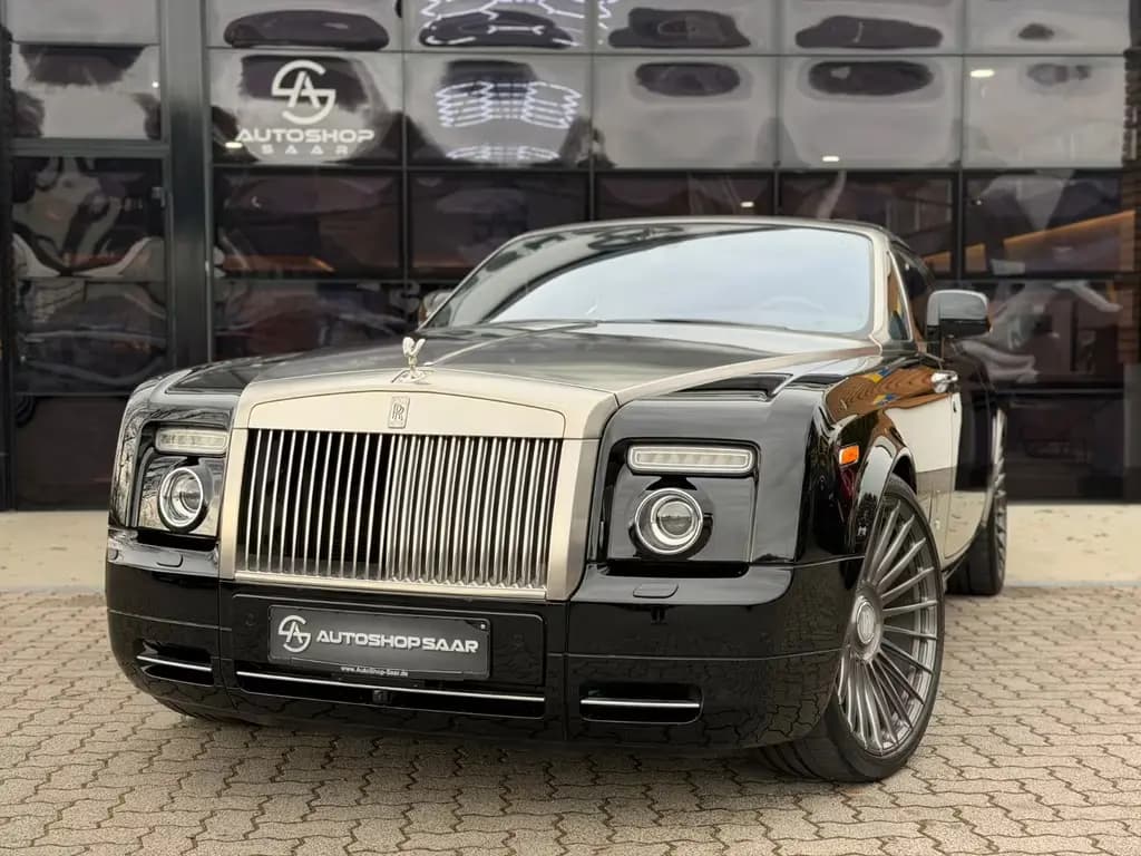 Main__Slider__Photo:Rolls-Royce Phantom Coupé 23"  Sternenhimmel Lounge Seat 01/2010-0