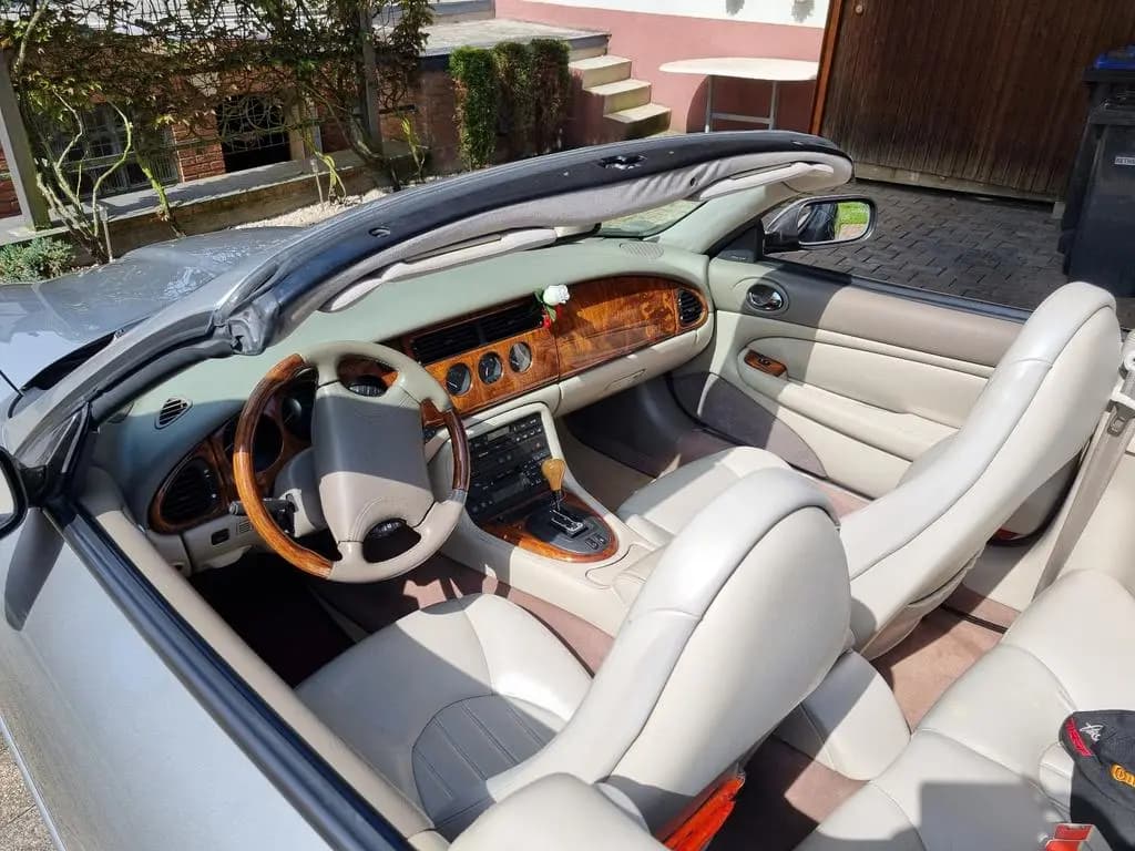 Main__Slider__Photo:Jaguar XK8 - Sommerzeit - Cabriozeit 07/1999-0