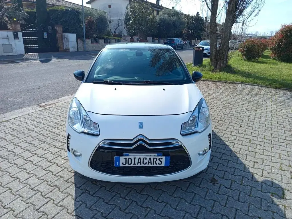 Main__Slider__Photo:DS Automobiles DS3 Ds DS3 3 1.6 THP 155 Ultra Prestige 03/2012-1