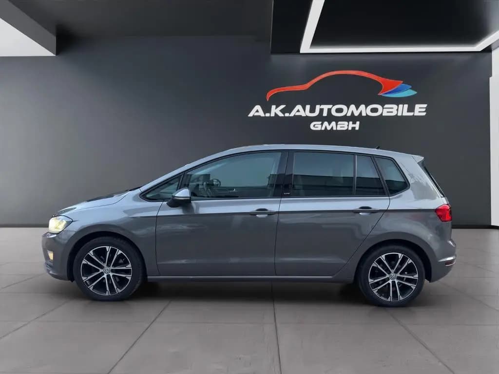 Main__Slider__Photo:Volkswagen Golf Sportsvan VII Allstar BMT/Navi+Kamera+8X-LM 06/2017-0