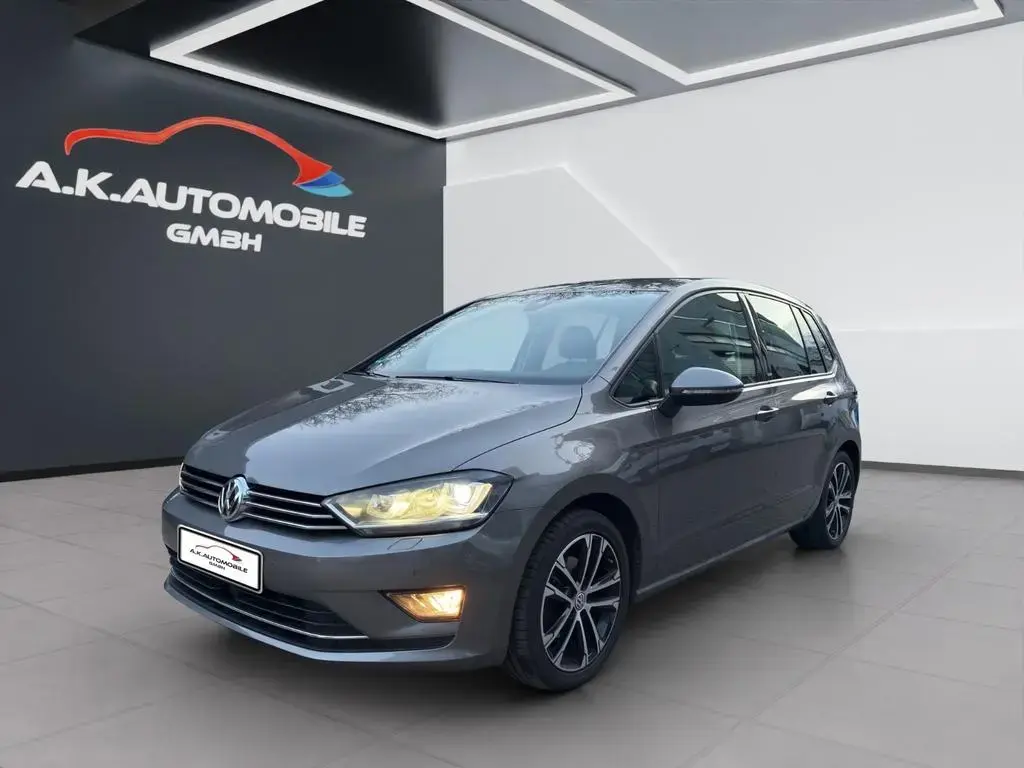 Main__Slider__Photo:Volkswagen Golf Sportsvan VII Allstar BMT/Navi+Kamera+8X-LM 06/2017-1