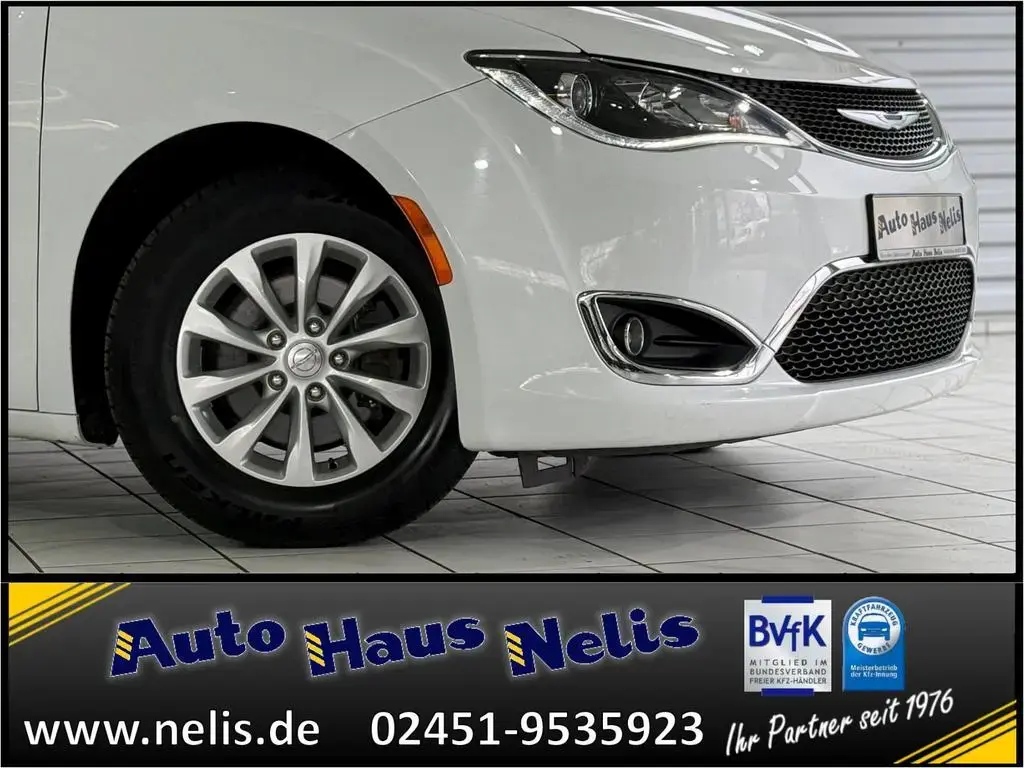 Main__Slider__Photo:Chrysler Pacifica 7-Sitzer Allwetter Navi Android/Apple K 09/2016-1