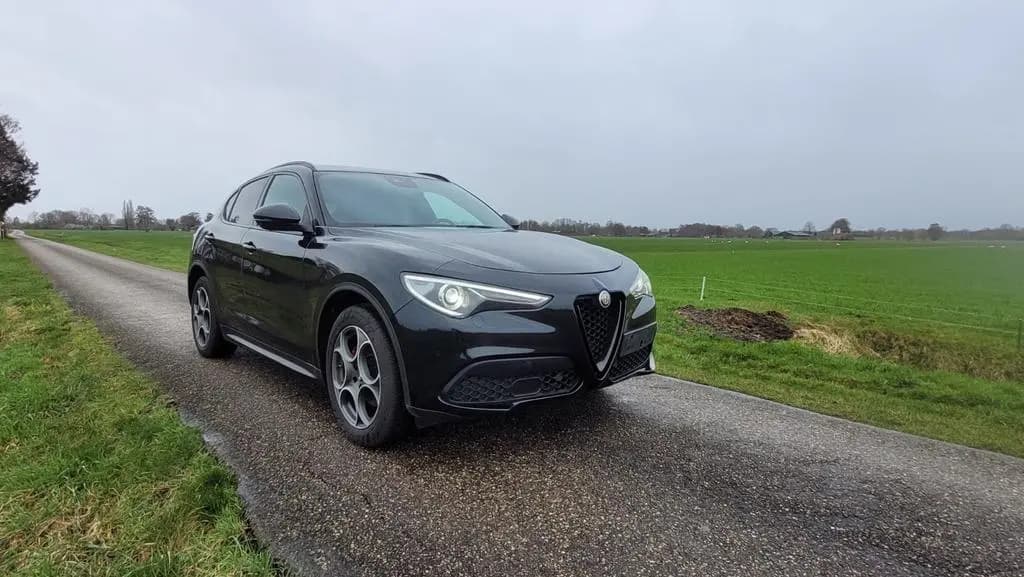 Main__Slider__Photo:Alfa Romeo Stelvio 2.2 Diesel 16V 118kW AT8 - Veloce 09/2019-0