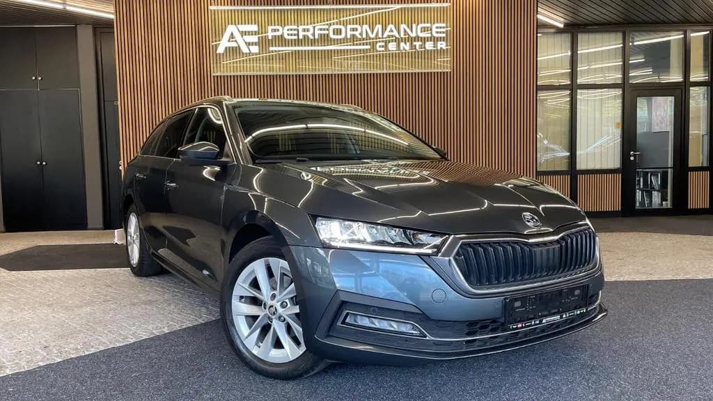 Main__Slider__Photo:Skoda Octavia Combi First Edition 2.0 TDI DSG LED Navi 06/2021-0