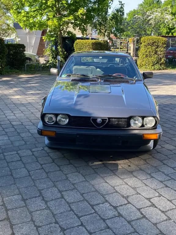 Main__Slider__Photo:Alfa Romeo GTV6 *** 1. Hand *** 3 Liter 06/1982-0