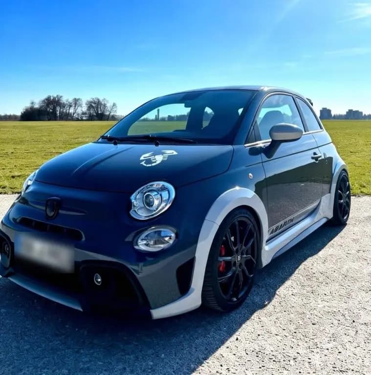 Main__Slider__Photo:Abarth 695 1.4 T-Jet 16V 695 70th Anniversario 70th... 06/2020-0