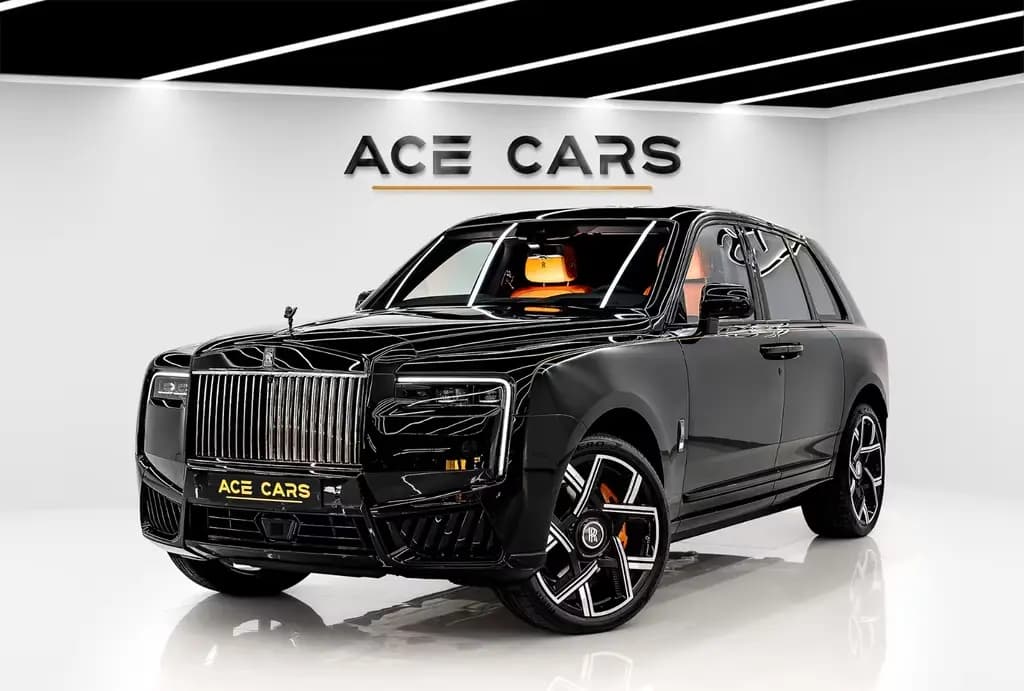 Main__Slider__Photo:Rolls-Royce Cullinan Black Badge Production 26 4 Seats Feetr null-0