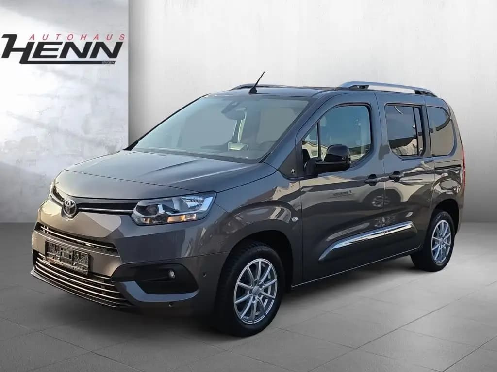 Main__Slider__Photo:Toyota Proace City Verso 1.2 Turbo L1 Team Deutschland 11/2021-0