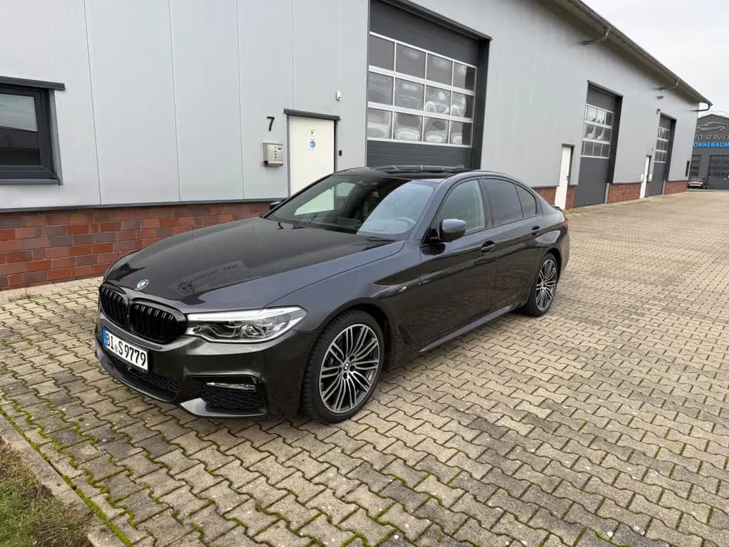 Main__Slider__Photo:BMW 5 Series 540i xDrive A - 01/2018-0