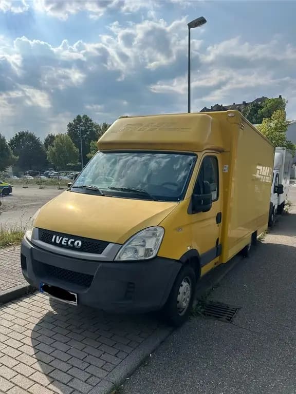 Main__Slider__Photo:Iveco Daily T* Transporter*Postkoffer*WoMo 05/2010-0