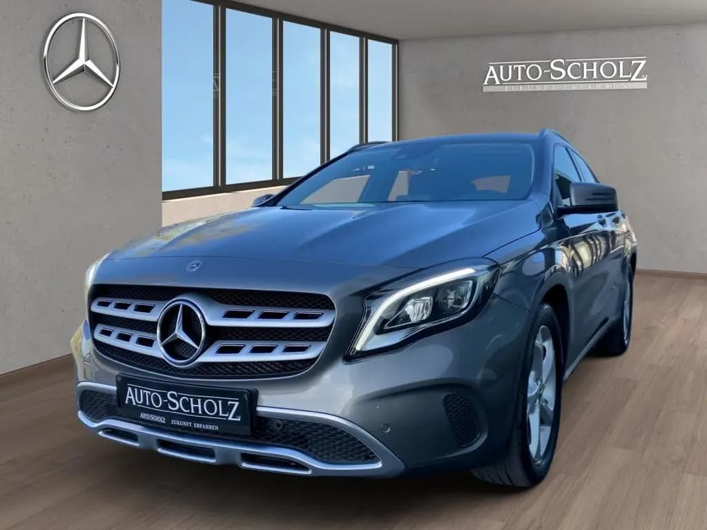 Main__Slider__Photo:Mercedes-Benz GLA-Class 250 URBAN+AHK+LED+FLA+AMBI+TOTWINKEL+AMBIENT 04/2018-0