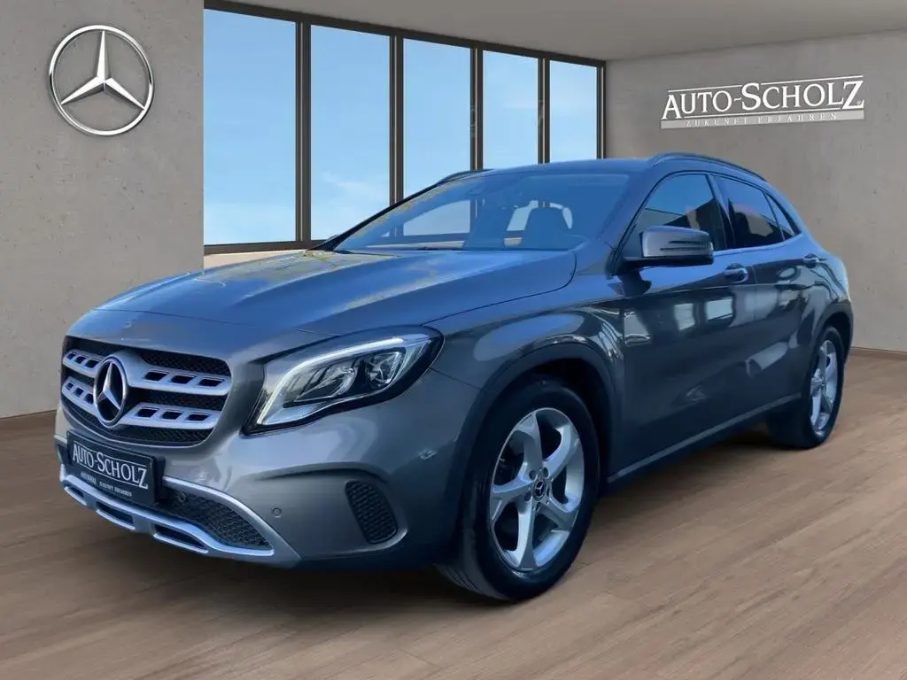 Main__Slider__Photo:Mercedes-Benz GLA-Class 250 URBAN+AHK+LED+FLA+AMBI+TOTWINKEL+AMBIENT 04/2018-1