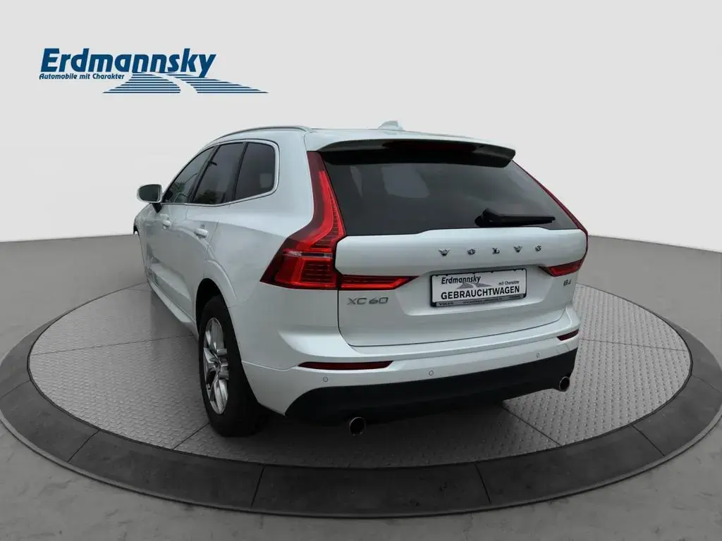 Main__Slider__Photo:Volvo XC60 B4 Momentum Pro/Leder/Navi/LED/AHK/Kam/BLIS 01/2021-1