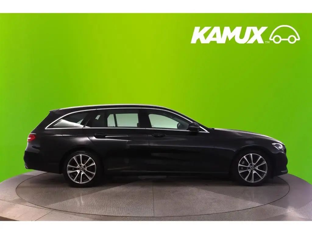 Main__Slider__Photo:Mercedes-Benz E-Class 220 d T 4M 9G-tronic Avantgarde+LED+PANO+AHK 12/2020-1