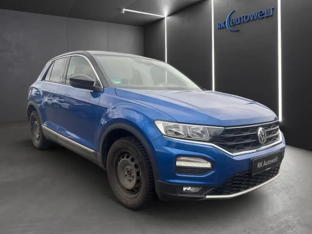 Main__Slider__Photo:Volkswagen T-Roc Style 1.5 TSI Navi Climatronic Sitzheizung 04/2019-1