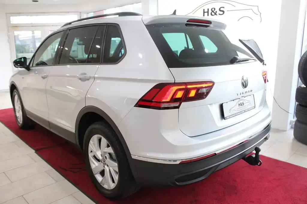 Main__Slider__Photo:Volkswagen Tiguan Life 4Motion Standheizung*AHK 03/2021-1