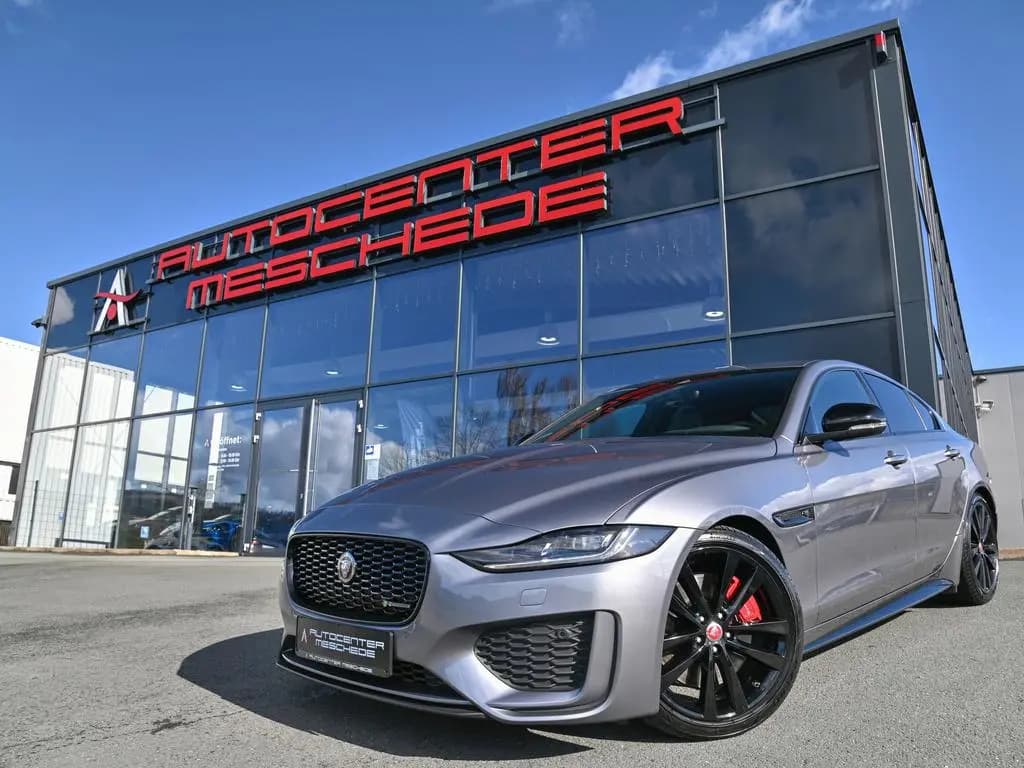 Main__Slider__Photo:Jaguar XE P250 Edition R-Dynamic Black Pack* Meridian* 06/2023-0