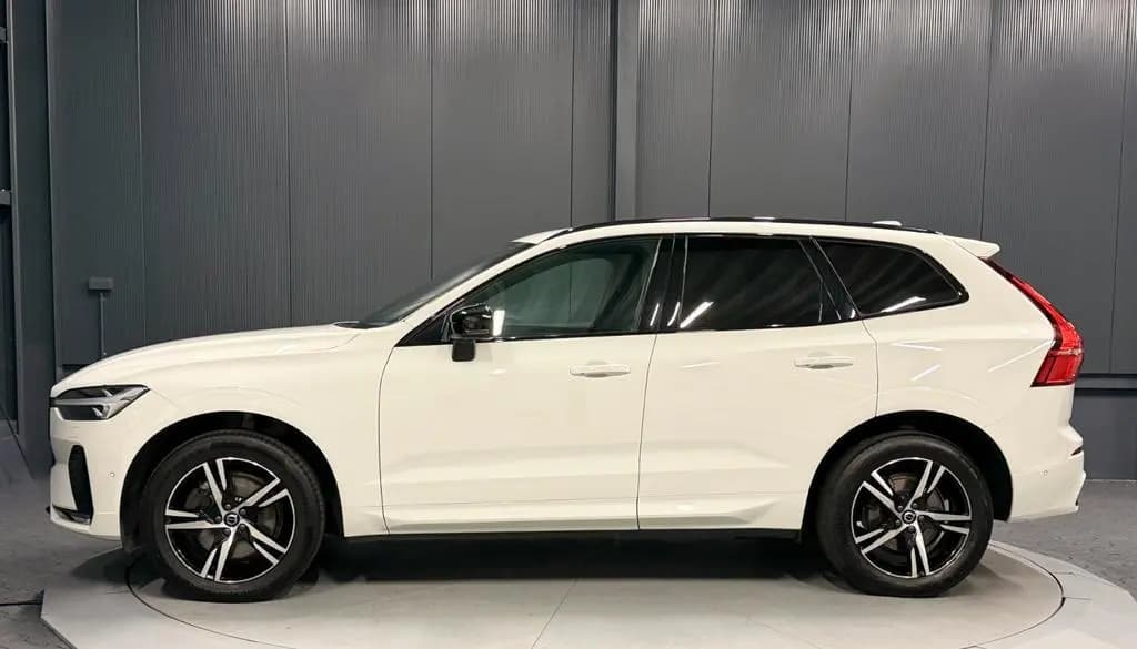 Main__Slider__Photo:Volvo XC60 R-Design AWD *AHK*360*Standhzg*HIFI* 11/2021-0