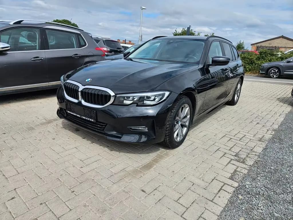 Main__Slider__Photo:BMW 320 Baureihe 3 Touring 320 d xDrive Advantage 12/2020-0