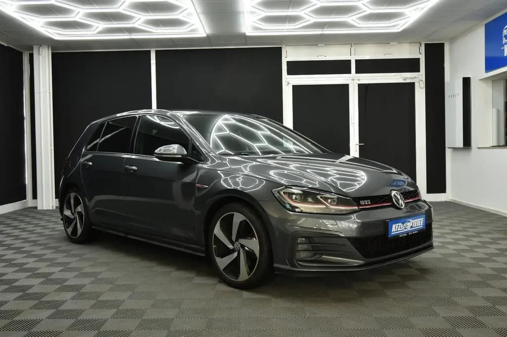 Main__Slider__Photo:Volkswagen Golf VII Lim. GTI 275 PS LED Navi ACC DAB+ RFK 01/2018-0