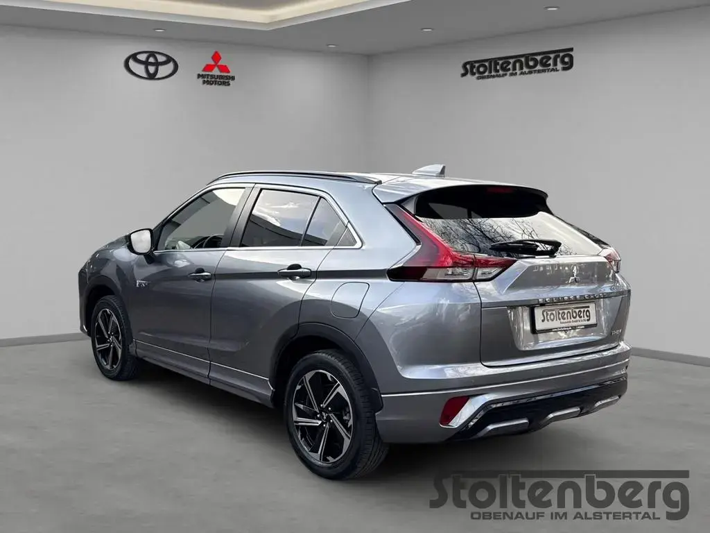 Main__Slider__Photo:Mitsubishi Eclipse Cross Plus Select Hybrid 4WD 12/2022-1
