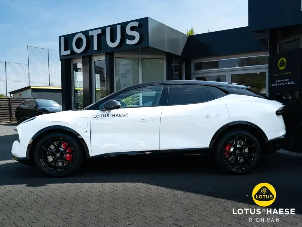 Main__Slider__Photo:Lotus Eletre 600 Sport SE Akoya White - by LOTUS HAESE 04/2026-1