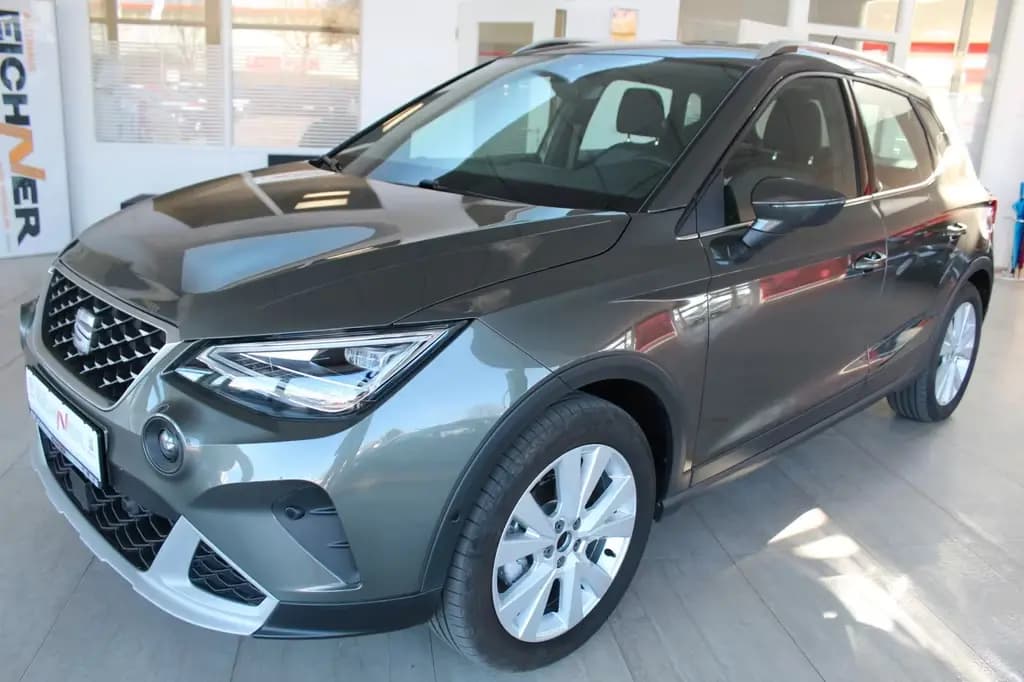 Main__Slider__Photo:Seat Arona Xperience DSG 110PS Kessy ACC Kamera 02/2023-0