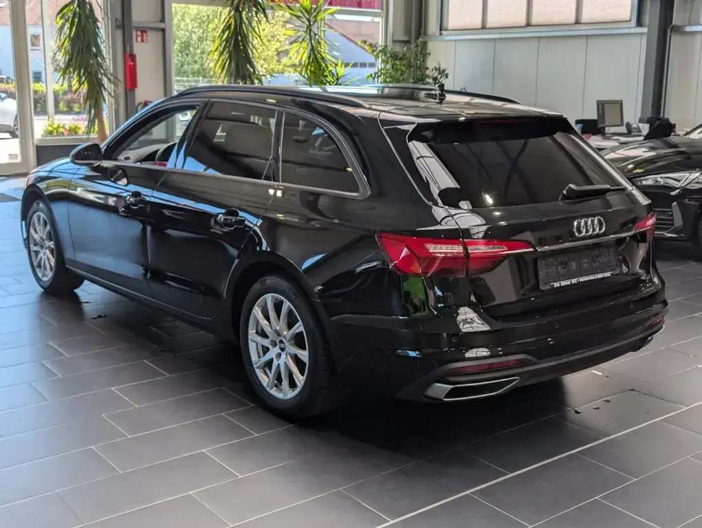 Main__Slider__Photo:Audi A4 Avant 35 TFSI S tronic 1.Hand 05/2022-1