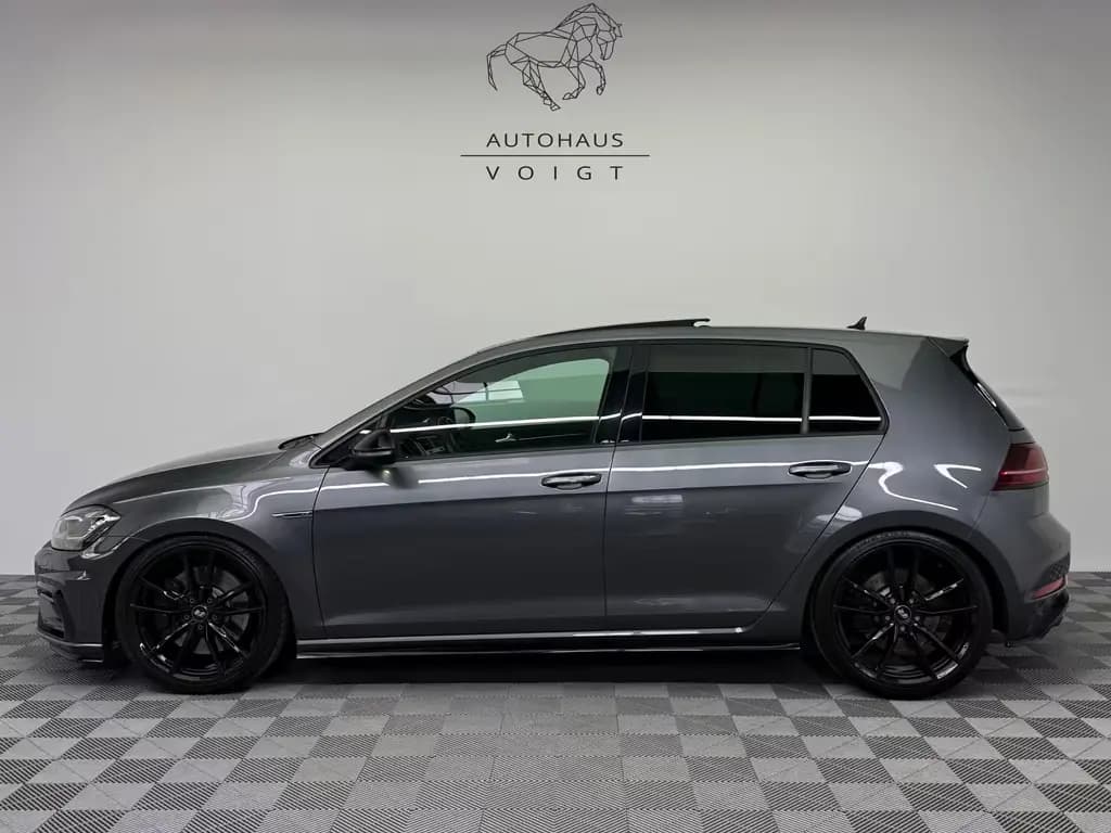Main__Slider__Photo:Volkswagen Golf R 4Motion|Pano|Akrapovic|Pretoria|Virtual| 09/2017-0