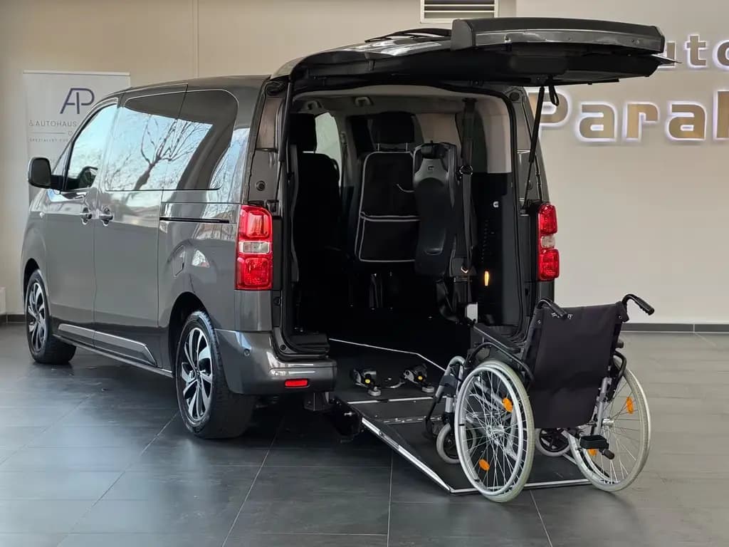 Main__Slider__Photo:Citroën SpaceTourer M Shine Rollstuhlgerecht-Rampe 12/2018-0