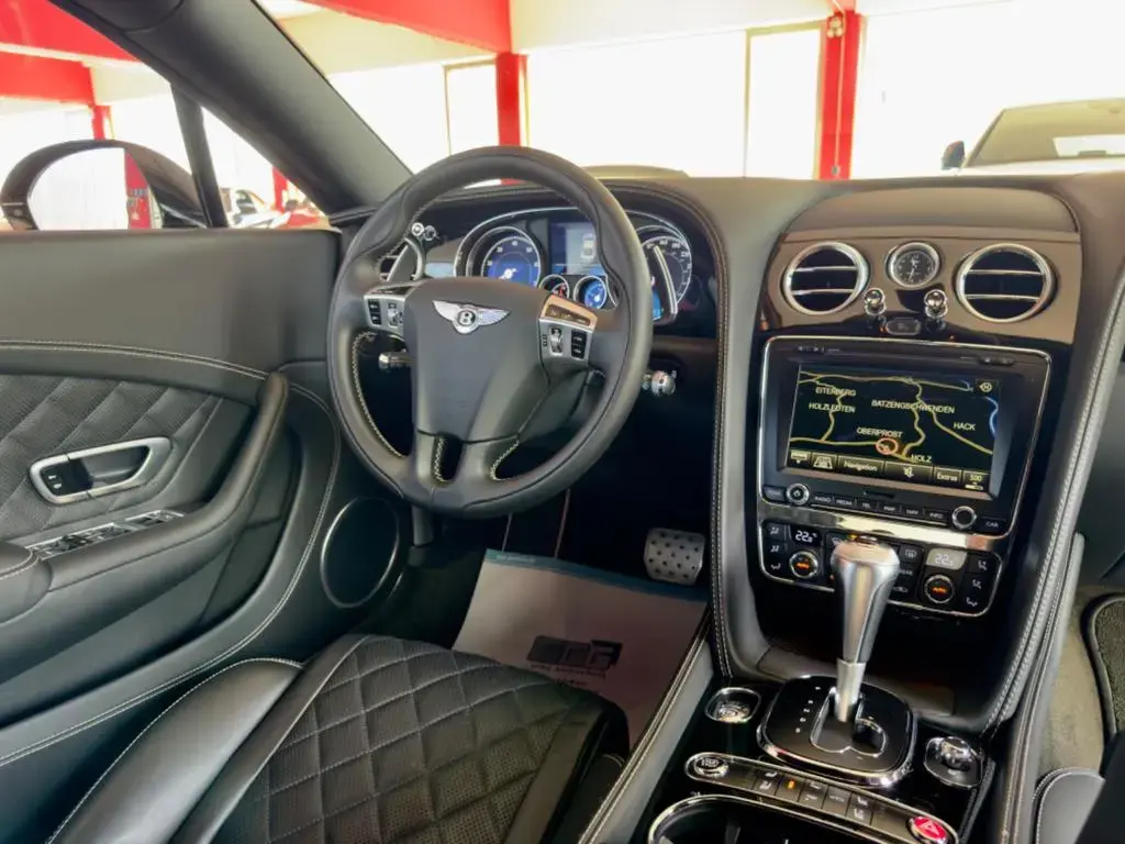 Main__Slider__Photo:Bentley Continental GT 4.0 V8 S 4WD ACC Luft Mulliner 21 07/2015-1