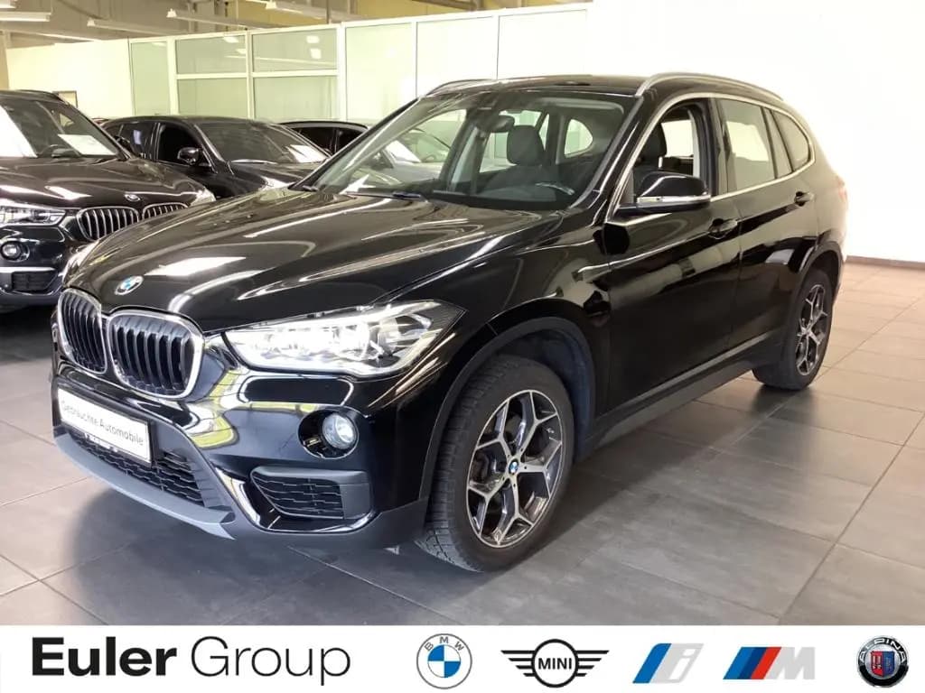 Main__Slider__Photo:BMW X1 sDrive20i A 17'' LED AHK Navi RFK Spsitze. PD 03/2019-0