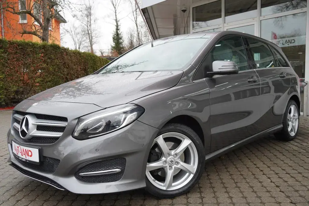 Main__Slider__Photo:Mercedes-Benz B-Class Urban 4Matic LED Navi Totwinkel Kamera SHZ 03/2017-1